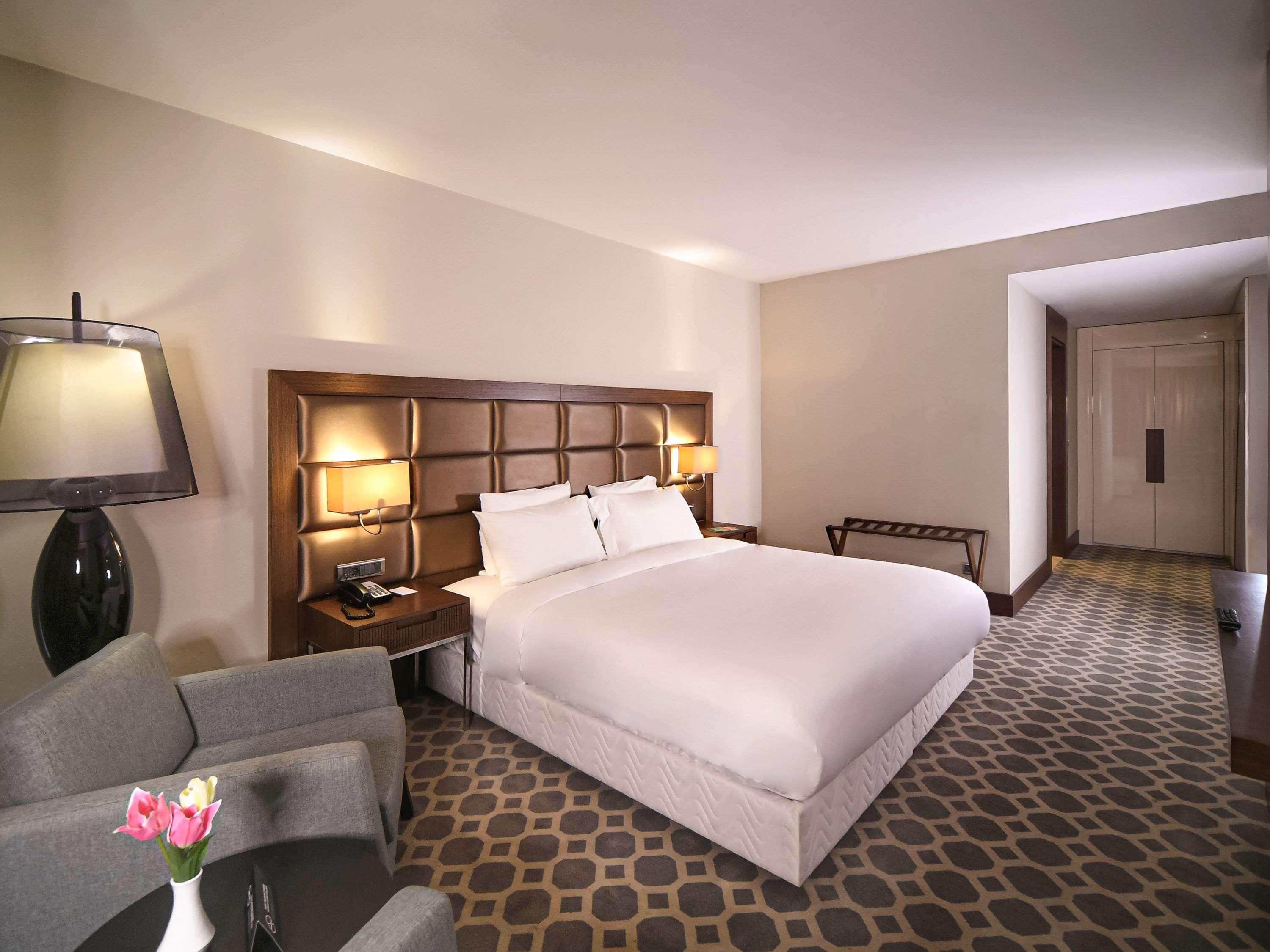 เมอร์เคียว อิสตันบูล เวสต์ โฮเต็ล แอนด์ คอนเวนชั่น เซ็นเตอร์ Hotel ภายนอก รูปภาพ
