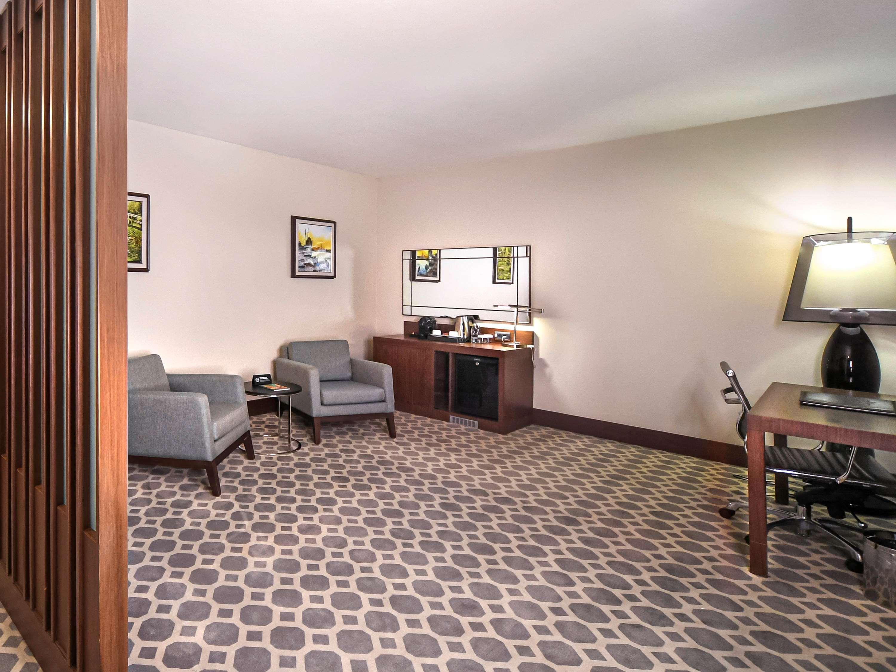 เมอร์เคียว อิสตันบูล เวสต์ โฮเต็ล แอนด์ คอนเวนชั่น เซ็นเตอร์ Hotel ภายนอก รูปภาพ