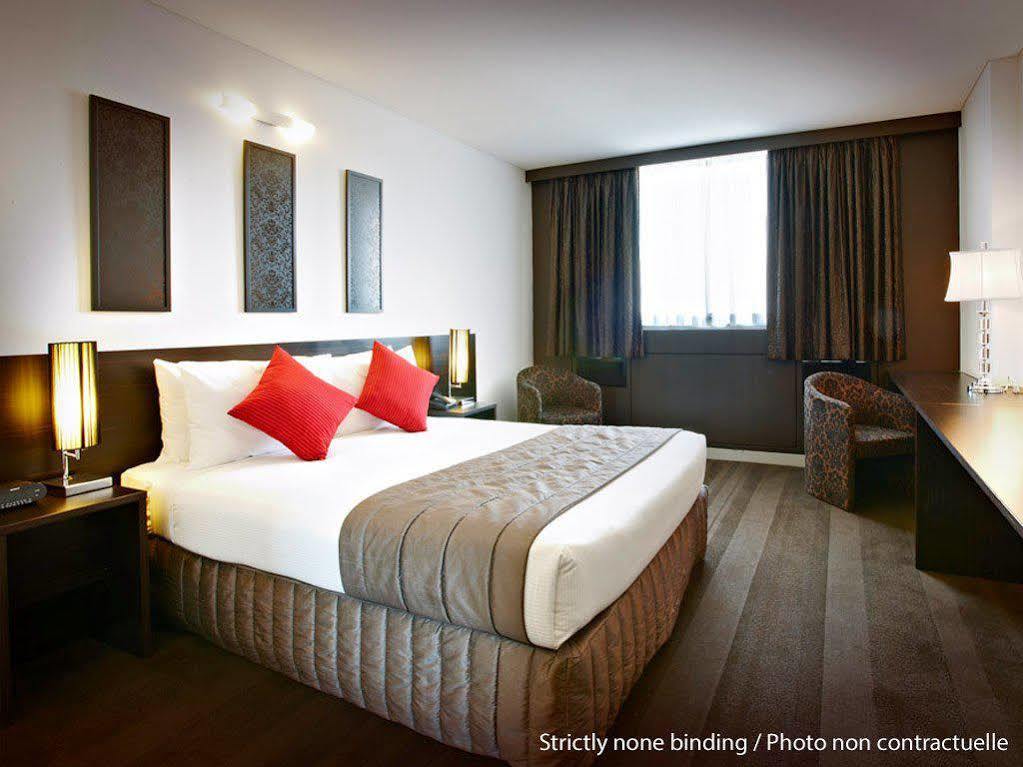 เมอร์เคียว อิสตันบูล เวสต์ โฮเต็ล แอนด์ คอนเวนชั่น เซ็นเตอร์ Hotel ภายนอก รูปภาพ