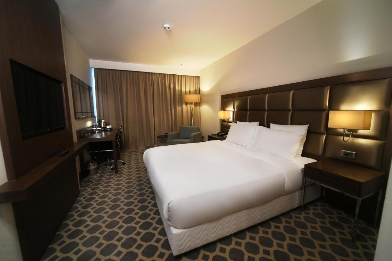 เมอร์เคียว อิสตันบูล เวสต์ โฮเต็ล แอนด์ คอนเวนชั่น เซ็นเตอร์ Hotel ภายนอก รูปภาพ