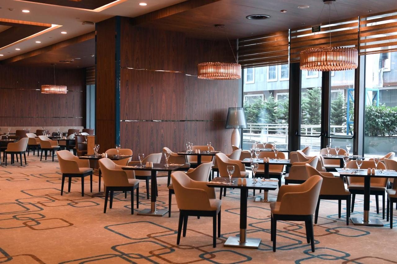 เมอร์เคียว อิสตันบูล เวสต์ โฮเต็ล แอนด์ คอนเวนชั่น เซ็นเตอร์ Hotel ภายนอก รูปภาพ