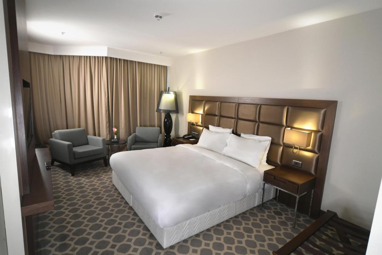 เมอร์เคียว อิสตันบูล เวสต์ โฮเต็ล แอนด์ คอนเวนชั่น เซ็นเตอร์ Hotel ภายนอก รูปภาพ