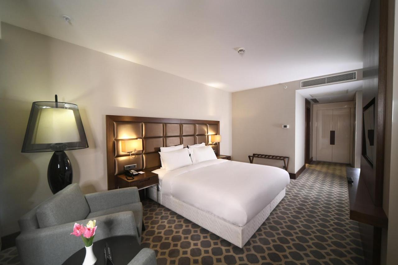 เมอร์เคียว อิสตันบูล เวสต์ โฮเต็ล แอนด์ คอนเวนชั่น เซ็นเตอร์ Hotel ภายนอก รูปภาพ